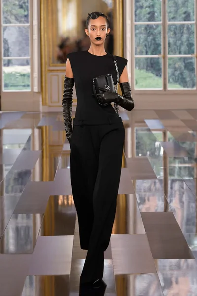 Look 13